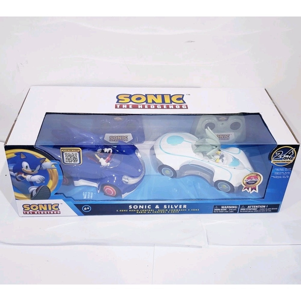 SONIC THE HEDGEHOG'S Sonic & Silver 1:28 Scale 2.4GHz Radio Control Car
